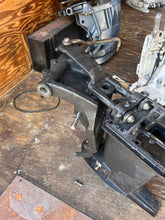 Cargar imagen en el visor de la galería, 90 hp Mercury MIDSECTION DRIVESHAFT HOUSING 8974A11 SWIVEL 1499-8710A4 8710A17 8710A20 8M0102865 STEERING ARM PIN 12079A3 120