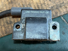 Cargar imagen en el visor de la galería, 85 90 100 115 125 130 140 hp Johnson Evinrude 582508 512227 Ignition Coil 1985-2004 two stroke 183-2508 18-5179