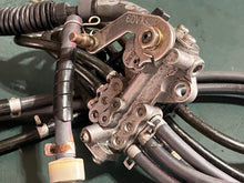 Cargar imagen en el visor de la galería, 250 225 hp Yamaha OIL INJECTION PUMP 60v-13200-01-00 two stroke vmax 2003-2005 62J-13200-01-00