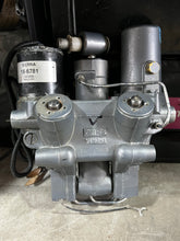 Cargar imagen en el visor de la galería, 60 70 90 hp Yamaha POWER TRIM & TILT 6H1-13 6H1-43800-13-4D two stroke 1994-1996