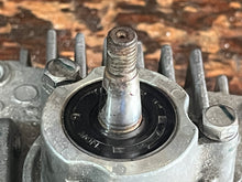 Load image into Gallery viewer, 150 175 200 hp Yamaha HIGH PRESSURE FUEL PUMP 68F-13910-10-00 68F-13910-00-00 two stroke 2004-2012