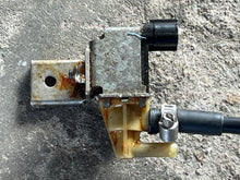 Cargar imagen en el visor de la galería, 40 30 hp Mercury EFI intake SOLENOID VALVE 877805T four stroke 3 cylinder 2005