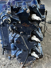 Charger l'image dans la galerie, 90 hp Nissan Tohatsu POWERHEAD Cylinder Block Assy 3B7B011001 two stroke 130 psi cold compression on all N90 M90