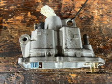 Charger l'image dans la galerie, DF 90 100 115 140 hp Suzuki VST Fuel vapor Separator COVER 15600-90J00 15600-90J01 four stroke 2002-2012