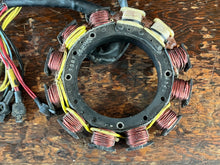Cargar imagen en el visor de la galería, 135 150 175 200 hp Mercury 398-9610a24 9610A19 OEM STATOR Two Stroke 2.5 Liter 1992-1996 EFI XRI XR6 some 225 hp