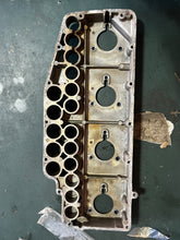 Charger l'image dans la galerie, DT 115 140 hp Suzuki intake AIR SILENCER 13811-94501 COVER 13812-94502 two stroke 1981-82