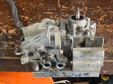 Load image into Gallery viewer, 150 175 200 hp Yamaha HIGH PRESSURE FUEL PUMP 68F-13910-10-00 68F-13910-00-00 two stroke 2004-2012