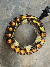 Cargar imagen en el visor de la galería, 175 150 135 115 hp Ficht Evinrude STATOR 0586514 two stroke 2000-2006
