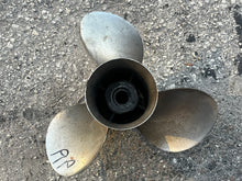 Charger l'image dans la galerie, SPUN Mercury prop PROPELLER 14x19P RH prop 48-16316-19 48-16316-A5 Stainless 15 spline Yamaha 6 Cylinder