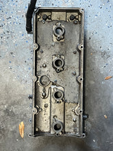 Load image into Gallery viewer, DF 175 hp Suzuki CYLINDER HEAD COVER 11170-96J00 four stroke 2006-2021 some compatibility 150 200 hp
