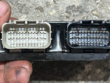 Cargar imagen en el visor de la galería, DF 175 hp Suzuki ECU CONTROL UNIT 33920-96LFO four stroke 2020 some 200 hp Compatibility