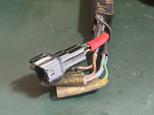 Load image into Gallery viewer, DT 65 55 115 140 hp Suzuki LOW OIL WARNING 37875-94611 two stroke 1986-1997