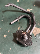 Cargar imagen en el visor de la galería, DF 30 hp Suzuki low FUEL PUMP 15100-94L00 HOSE 15193-94L00 four stroke 2015-2019