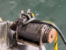 Cargar imagen en el visor de la galería, 25 20 15 hp Mercury CARBURETOR 817405T16 817405T19, CHOKE SOLENOID 823433 two stroke