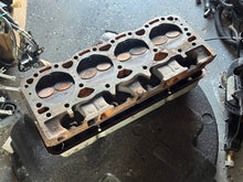 Cargar imagen en el visor de la galería, sold ebay aug2025——5.0 5.7 Liter OMC 1989 cylinder head #1 3853852 985431 Valve Cover 0986748 volvo