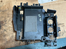 Cargar imagen en el visor de la galería, DF 40 50 hp Suzuki 32890-87J10 ELECTRIC PARTS HOLDER 199-2004 four stroke