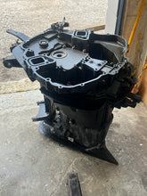Cargar imagen en el visor de la galería, DF 225 200 hp Suzuki 25” DRIVESHAFT HOUSING MIDSECTION, ENGINE HOLDER 51111-93J03-0EP, STEERING ARM 43750-93J02-0EP & SWIVEL