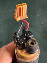 Load image into Gallery viewer, f 115 hp Yamaha VST HIGH PRESSURE FUEL PUMP 68V-13907-00-00 four stroke 2000-2005 TESTED