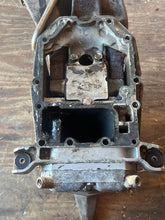 Charger l'image dans la galerie, 88 90 112 115 CV Johnson Evinrude 20” MIDSECTION SWIVEL 0435005 BRAS DE DIRECTION 0434164 CARTER D'ÉCHAPPEMENT 0332744 ADAPTATEUR 033103 deux temps 1992-