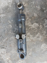 Cargar imagen en el visor de la galería, 40, 50 yamaha two and four stroke trim tilt assy tested