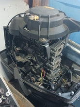 Load image into Gallery viewer, DT 25, 30 C suzuki powerhead w good compression 88-2003