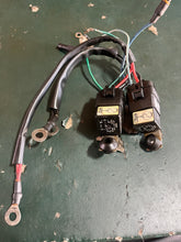 Charger l'image dans la galerie, 225 - 300 hp Mercury TRIM HARNESS 826802A2 two stroke - approx 12” length with eyelet connectors on longest run of cord