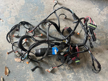 Load image into Gallery viewer, 175 150 135 hp Ficht Evinrude ENGINE HARNESS wiring 0586717 two stroke 2002-2006