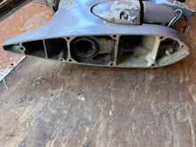 Load image into Gallery viewer, f 115 hp Yamaha 20” MIDSECTION UPPER CASING 68V-45111-10-8D SWIVEL 64E-43311-10-8D EXHAUST 67F-41137-01-94 STEERING BRACKET 6