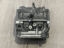 Charger l'image dans la galerie, 90 75 hp Yamaha CARBURETOR 2 center 6H1-14302-07-00 TWO STROKE 1992-2003 BODY ONLY