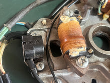 Cargar imagen en el visor de la galería, 50 40 hp Yamaha OEM BASE ASSY 63D-85560-10-00 stator trigger Two Stroke 2000-2005