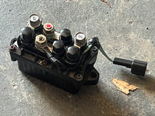 Cargar imagen en el visor de la galería, f 150 hp Yamaha POWER TRIM TILT RELAY 63P-81950-00-00 four stroke 2005-2024 some compatibility 50 60 70 75 90 115 175 200 225