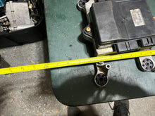 Load image into Gallery viewer, 150 - 250 hp Yamaha HPDI (2) 60V-8591B-00-00 INJECTOR DRIVER ASSY 60V-85542-00-94 BRACKET two stroke 2003-2011
