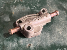 Cargar imagen en el visor de la galería, 6 5 hp Evinrude 345461-1 COVER & NIPPLE ASSY 5000278 for carburetor bowl Accelerator Pump Four Stroke 1998-2000
