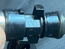 Cargar imagen en el visor de la galería, f 225 250 300 350 hp Yamaha FUEL INJECTOR 6AW-13761-01-00 EAT311 four stroke 2022-2024 cleaned-tested