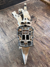 Cargar imagen en el visor de la galería, sale underway may2026—-150 200 hp Evinrude E-tec 20” MIDSECTION SWIVEL 0434691 STEERING ARM 5001766 5009614 EXHAUST HOUSING 0