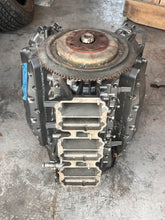 Load image into Gallery viewer, DT 150 200 hp Suzuki CRANKCASE 11300-87D85-0ED Two Stroke EFI good compression #2