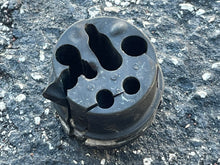 Charger l'image dans la galerie, BF 250 hp Honda RIGGING CABLE GROMMET bottom cowl 40105-ZY3-C01 four stroke 175 200 225 hp