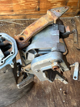 Charger l'image dans la galerie, 40 50 hp Yamaha 20” manual tilt MIDSECTION UPPER CASING 6H4-45111-10-4D SWIVEL 697-43311-03-4D STEERING ARM 6H4-42510-02-4D E