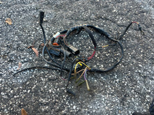 Load image into Gallery viewer, PARTS ONLY 200 225 250 hp Johnson Evinrude V6 engine harness 0586243 two stroke