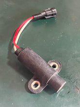 Load image into Gallery viewer, 40 50 60 hp Mercury EFI 8M0082988 5563511 crank positioning SENSOR four stroke EFI