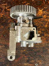 Load image into Gallery viewer, 150 200 hp Yamaha CAMSHAFT ASSY air compressor 68F-12170-00-00 68F-12170-10-00 two stroke HPDI 2000-2003 also 175 hp 2001-200
