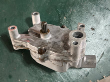 Cargar imagen en el visor de la galería, DF 175 hp Suzuki OIL PUMP ASSY 16400-96J00 four stroke 2006-2013 some 150 200 compatibility