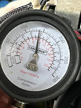 Load image into Gallery viewer, 40 hp Mercury POWERHEAD compression Four Stroke