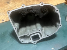 Charger l'image dans la galerie, BF 50 40 hp Honda 11311-ZV5-030ZA oil pan 1997-2007 four stroke outboards