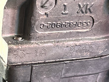 Cargar imagen en el visor de la galería, 50 40 hp Mercury CARBURETOR SET 823799T34 823799T35 823799T36 wme 93-1a 93-2a 93-3a 3 Cylinder Two Stroke 2005 Electric