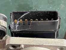 Load image into Gallery viewer, imperfect f 250 hp Yamaha CONTROL SENSOR ASSY 6P2-8A410-01-00 6P2-02 6P2-8A410-00-00 four stroke 2005-2018 needs recalibratio