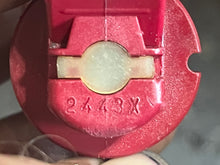 Charger l'image dans la galerie, 75 - 225 hp Mercury OPTIMAX red FUEL INJECTOR 804528 8M0222157 two stroke TESTED