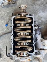 Load image into Gallery viewer, f 115 hp Yamaha CRANKCASE ASSY 6EK-W009B-02-9S four stroke 2017 2015-2018