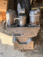 Load image into Gallery viewer, 115 130 150 175 200 hp Yamaha ptt POWER TRIM & TILT UNIT two-wire 6G5-43800-05-4D two stroke 1994-1996 no broken bolts good m