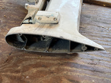 Charger l'image dans la galerie, 90 115 150 175 200 hp Johnson Evinrude 25” Midsection SWIVEL 0435005 EXHAUST HOUSING 0332745 ADAPTOR 0331039 MOUNT BRACKET 03